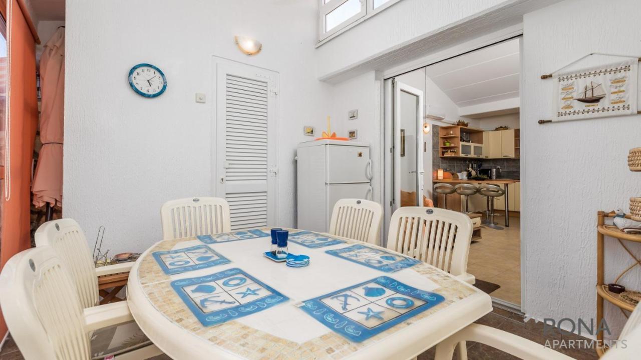 Rona Apartment Aurora Novalja Extérieur photo