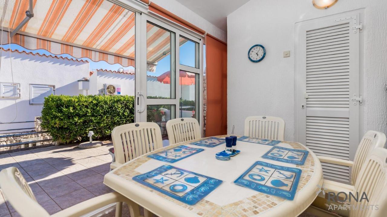 Rona Apartment Aurora Novalja Extérieur photo