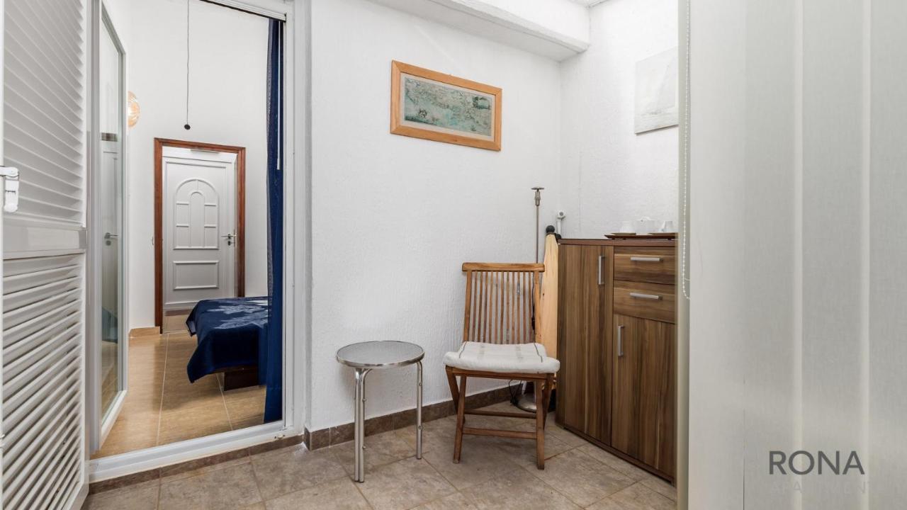 Rona Apartment Aurora Novalja Extérieur photo